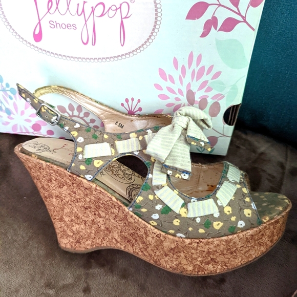 Shoes - Picture 3 of 4